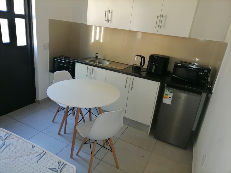 To Let 1 Bedroom Property for Rent in Flamingo Vlei Western Cape